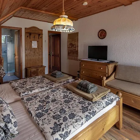 Hanga Vendeghaz Parád