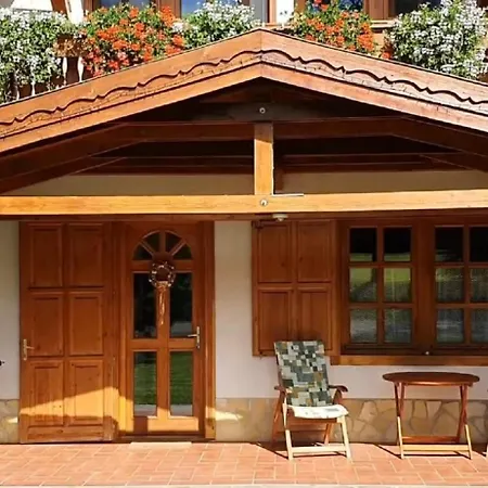 Hanga Affittacamere Parád